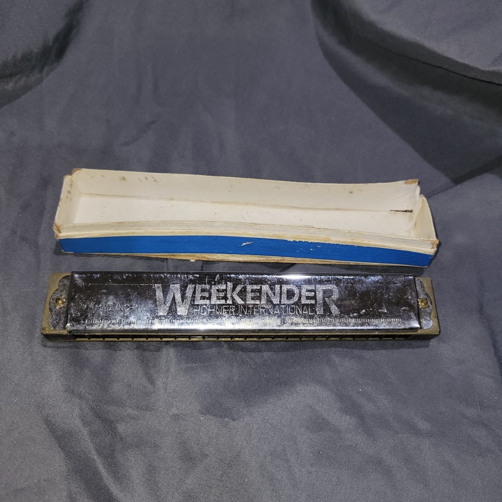 Hohner International Weekender Tremolo Harmonica 12 Hole Original Box Silver
